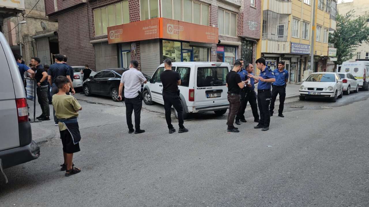 Ağır koku acı gerçeği ortaya çıkardı! 5 çocuk annesi evinde ölü bulundu 1